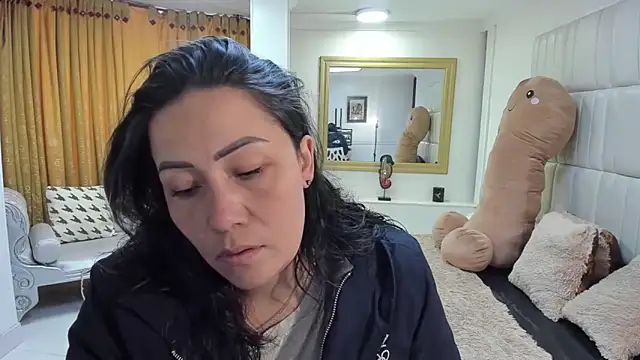 Snapshot of gaby_trent chatting on 11-06-25, 02:51 gaby trent online show from 11-06-25, 02:51