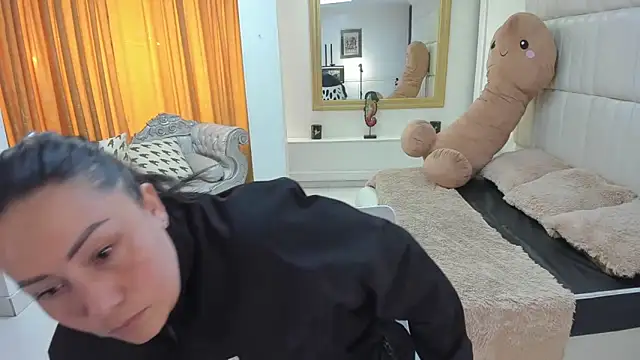 Snapshot of gaby_trent chatting on 11-21-25, 01:32 gaby trent online show from 11-21-25, 01:32