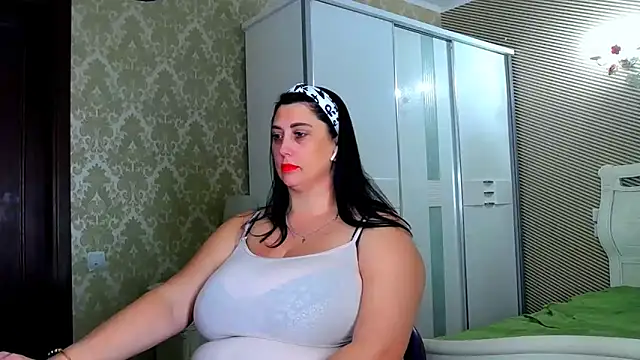 Snapshot of Evelyn_Shy chatting on 01-09-25, 09:59 Evelyn Shy online show from 01-09-25, 09:59