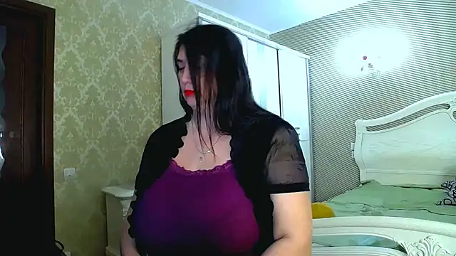 Snapshot of Evelyn_Shy chatting on 02-20-25, 10:16 Evelyn Shy online show from 02-20-25, 10:16