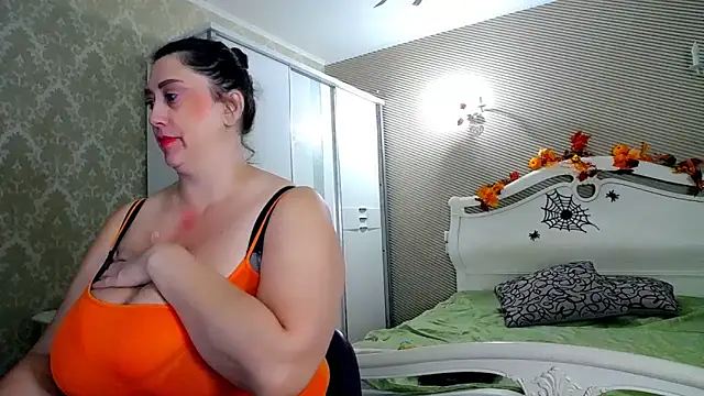 Snapshot of Evelyn_Shy chatting on 11-05-25, 11:54 Evelyn Shy online show from 11-05-25, 11:54