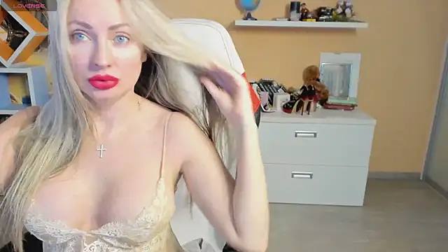 Veola new online show from 03-19-25, 03:20