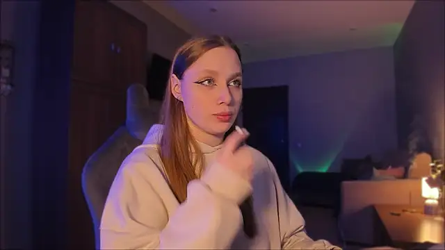 Snapshot of Rachel_Ro chatting on 12-20-24, 12:30 Rachel Ro online show from 12-20-24, 12:30