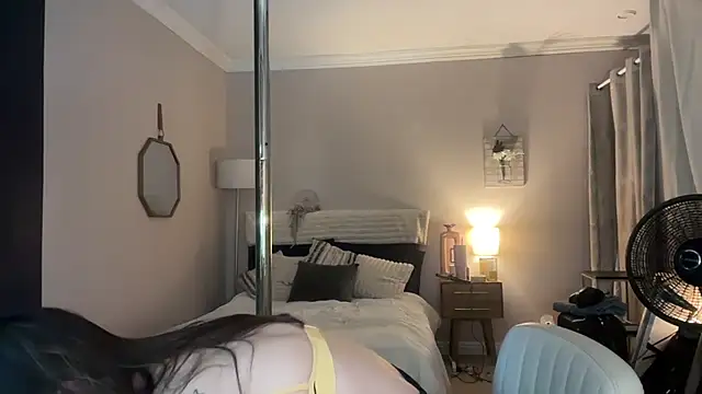 Snapshot of CrazyKittenMeow chatting on 09-27-25, 11:21 CrazyKittenMeow online show from 09-27-25, 11:21