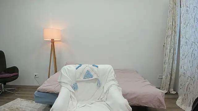 Snapshot of Alexisweet chatting on 11-07-25, 02:55 Alexisweet online show from 11-07-25, 02:55