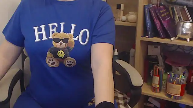 Snapshot of Aliss_Hottie chatting on 03-19-25, 12:56 Aliss Hottie online show from 03-19-25, 12:56