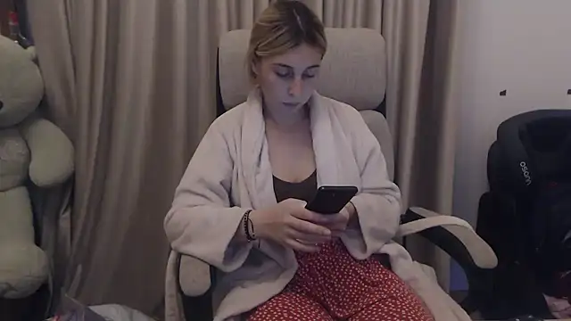 Snapshot of Aliss_Hottie chatting on 11-01-25, 03:36 Aliss Hottie online show from 11-01-25, 03:36