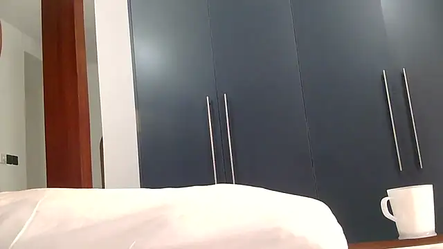 katt008 online show from 12-21-25, 03:46