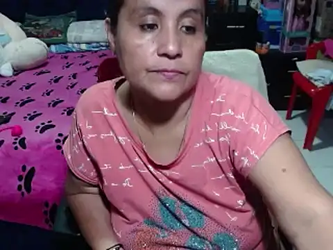 Snapshot of pervert_mommy_ chatting on 02-14-25, 01:08 pervert mommy  online show from 02-14-25, 01:08