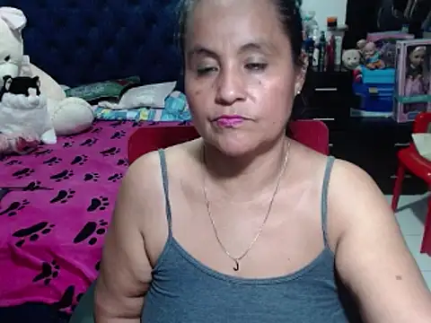 Snapshot of pervert_mommy_ chatting on 02-23-25, 02:04 pervert mommy  online show from 02-23-25, 02:04