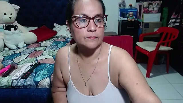 Snapshot of pervert_mommy_ chatting on 03-17-25, 09:55 pervert mommy  online show from 03-17-25, 09:55