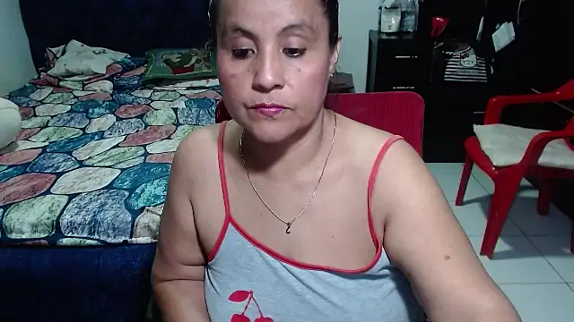 Snapshot of pervert_mommy_ chatting on 03-20-25, 11:45 pervert mommy  online show from 03-20-25, 11:45