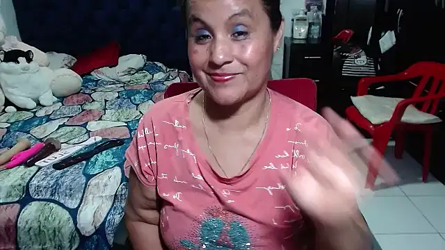 Snapshot of pervert_mommy_ chatting on 03-21-25, 12:50 pervert mommy  online show from 03-21-25, 12:50