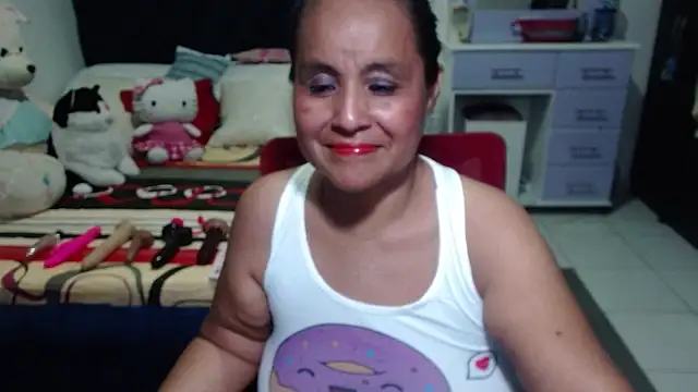 Snapshot of pervert_mommy_ chatting on 09-16-25, 10:05 pervert mommy  online show from 09-16-25, 10:05