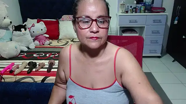 Snapshot of pervert_mommy_ chatting on 09-23-25, 09:34 pervert mommy  online show from 09-23-25, 09:34