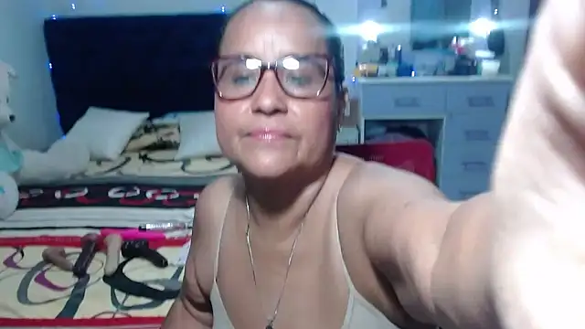 Snapshot of pervert_mommy_ chatting on 05-02-26, 10:09 pervert mommy online show from 05-02-26, 10:09