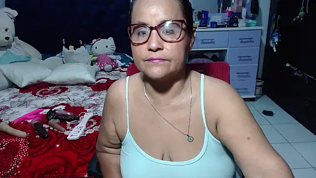 Snapshot of pervert_mommy_ chatting on 05-18-26, 09:59 pervert mommy online show from 05-18-26, 09:59