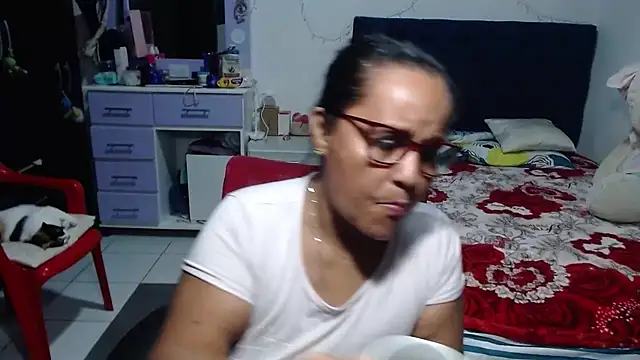 Snapshot of pervert_mommy_ chatting on 05-22-26, 12:51 pervert mommy online show from 05-22-26, 12:51