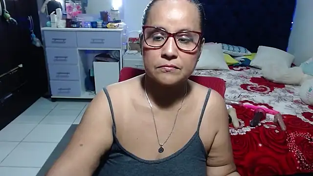 Snapshot of pervert_mommy_ chatting on 05-23-26, 10:08 pervert mommy online show from 05-23-26, 10:08
