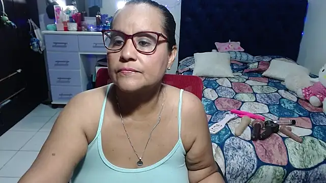 Snapshot of pervert_mommy_ chatting on 05-29-26, 09:40 pervert mommy online show from 05-29-26, 09:40