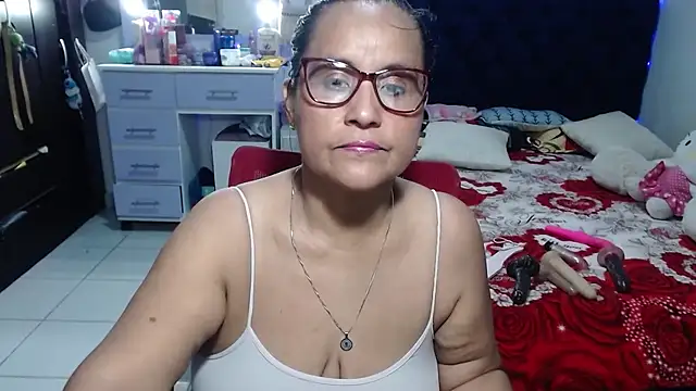 Snapshot of pervert_mommy_ chatting on 06-09-26, 09:54 pervert mommy online show from 06-09-26, 09:54