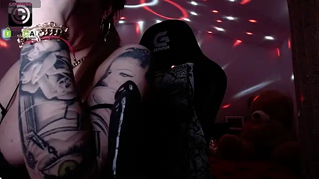 Snapshot of SonyaDevon chatting on 01-03-25, 11:03 SonyaDevon online show from 01-03-25, 11:03