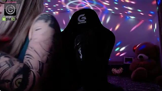 Snapshot of SonyaDevon chatting on 01-23-25, 04:09 SonyaDevon online show from 01-23-25, 04:09