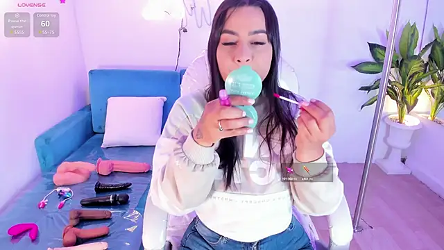 Snapshot of Pamela_roberts chatting on 12-19-24, 11:50 Pamela roberts online show from 12-19-24, 11:50