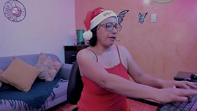 scarlet wet online show from 12-19-25, 06:04