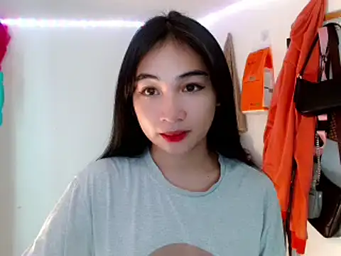 SweetLilly 18 online show from 02-28-25, 01:47