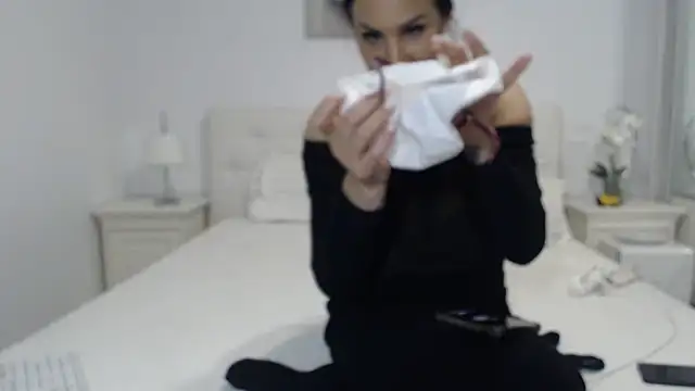 Snapshot of alisonya1 chatting on 11-12-25, 05:52 alisonya1 online show from 11-12-25, 05:52