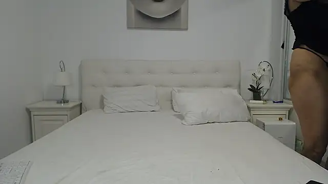 Snapshot of alisonya1 chatting on 11-22-25, 05:28 alisonya1 online show from 11-22-25, 05:28