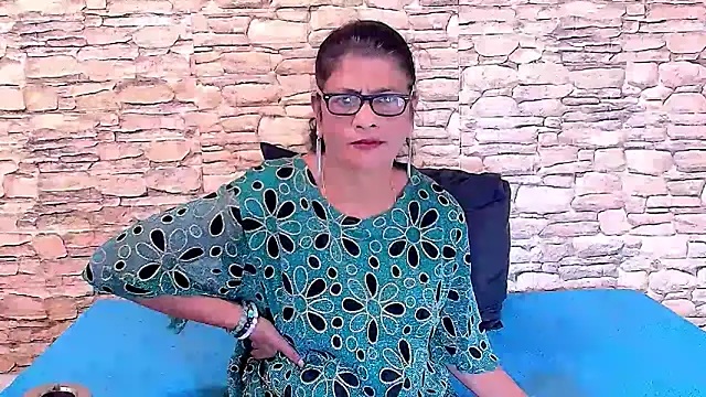 IndianAllure online show from 04-18-26, 05:44