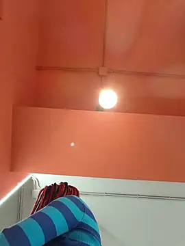 Frost foxy online show from 11-19-25, 02:11