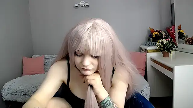 Estheri online show from 03-25-26, 07:25