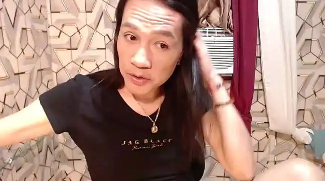 Snapshot of tshugecumxxx chatting on 02-17-25, 11:23 tshugecumxxx online show from 02-17-25, 11:23