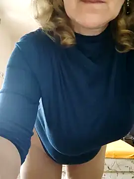 Snapshot of Elza01 chatting on 12-07-24, 12:02 Elza01 online show from 12-07-24, 12:02