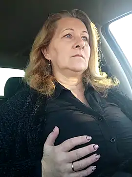 Snapshot of Elza01 chatting on 11-07-25, 06:46 Elza01 online show from 11-07-25, 06:46