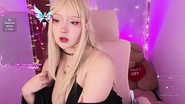 KuroChan420 online show from 11-26-25, 12:22