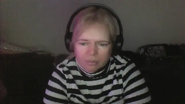 vaneza02 online show from 04-23-26, 06:43