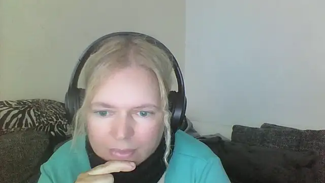 vaneza02 online show from 06-11-26, 05:00