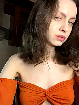 MissAnuta online show from 10-28-25, 10:45