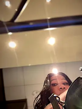 Belle    online show from 10-19-25, 02:40