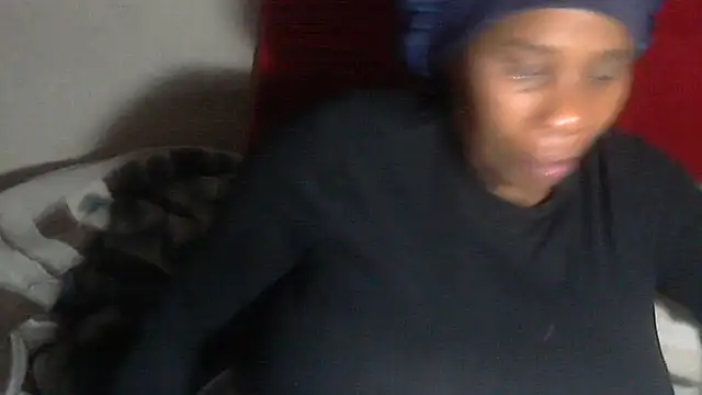 Snapshot of Choco-Coco10 chatting on 10-05-25, 02:32 Choco-Coco10 online show from 10-05-25, 02:32