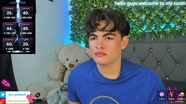 Snapshot of kamii_22 chatting on 01-17-25, 08:13 kamii 22 online show from 01-17-25, 08:13