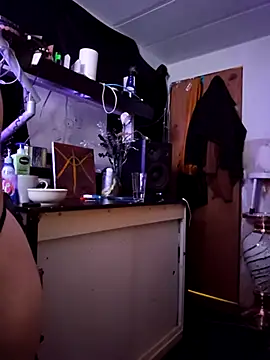 Snapshot of NikiFm chatting on 02-17-25, 02:20 NikiFm online show from 02-17-25, 02:20