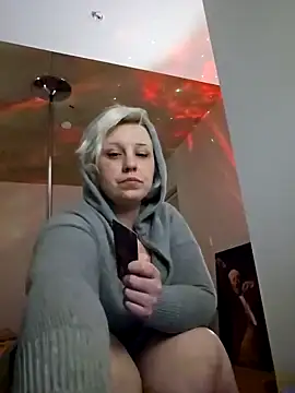 Snapshot of NikiFm chatting on 10-05-25, 10:57 NikiFm online show from 10-05-25, 10:57