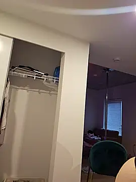 Snapshot of NikiFm chatting on 10-18-25, 04:30 NikiFm online show from 10-18-25, 04:30