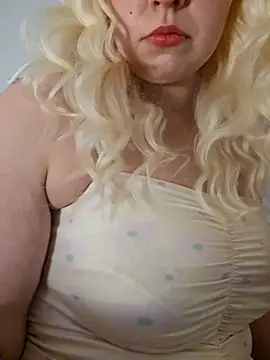 Snapshot of NikiFm chatting on 11-25-25, 05:40 NikiFm online show from 11-25-25, 05:40