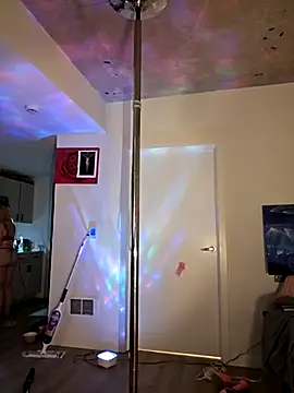 Snapshot of NikiFm chatting on 12-14-25, 06:30 NikiFm online show from 12-14-25, 06:30